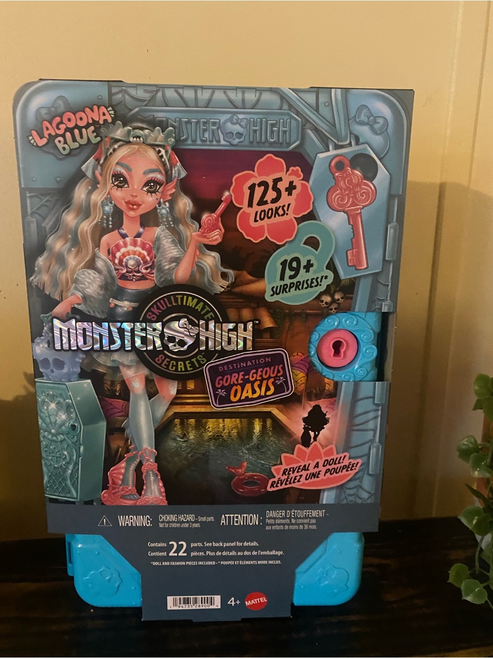 Monster High Lagoona Blue Oasis Doll Playset 19+ Surprises Mattel *New*